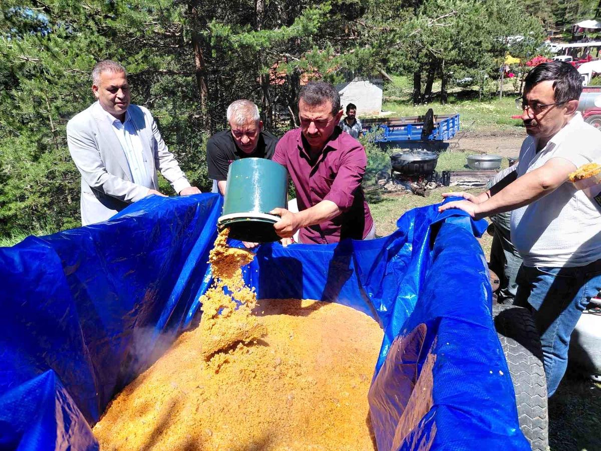 Bolu'da bir asırdır süren geleneksel Şimşir bayramı düzenlendi