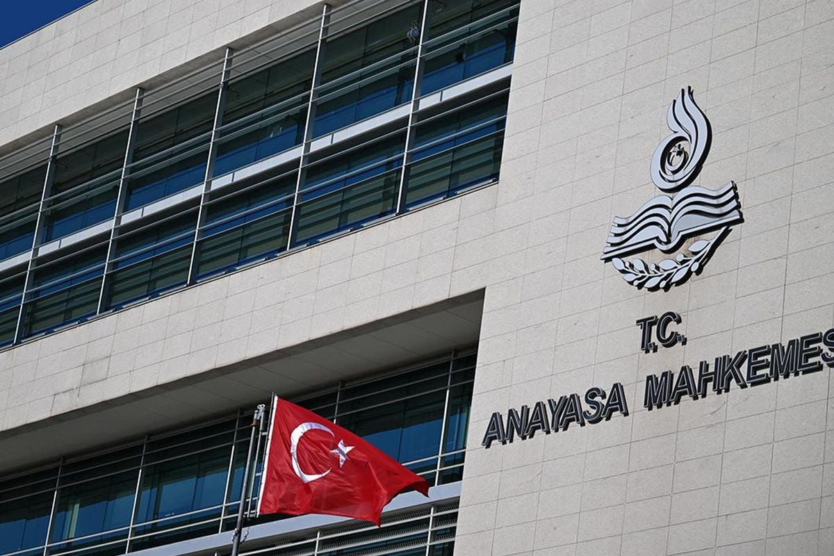 CHP itiraz etti, o partinin amblemi silindi