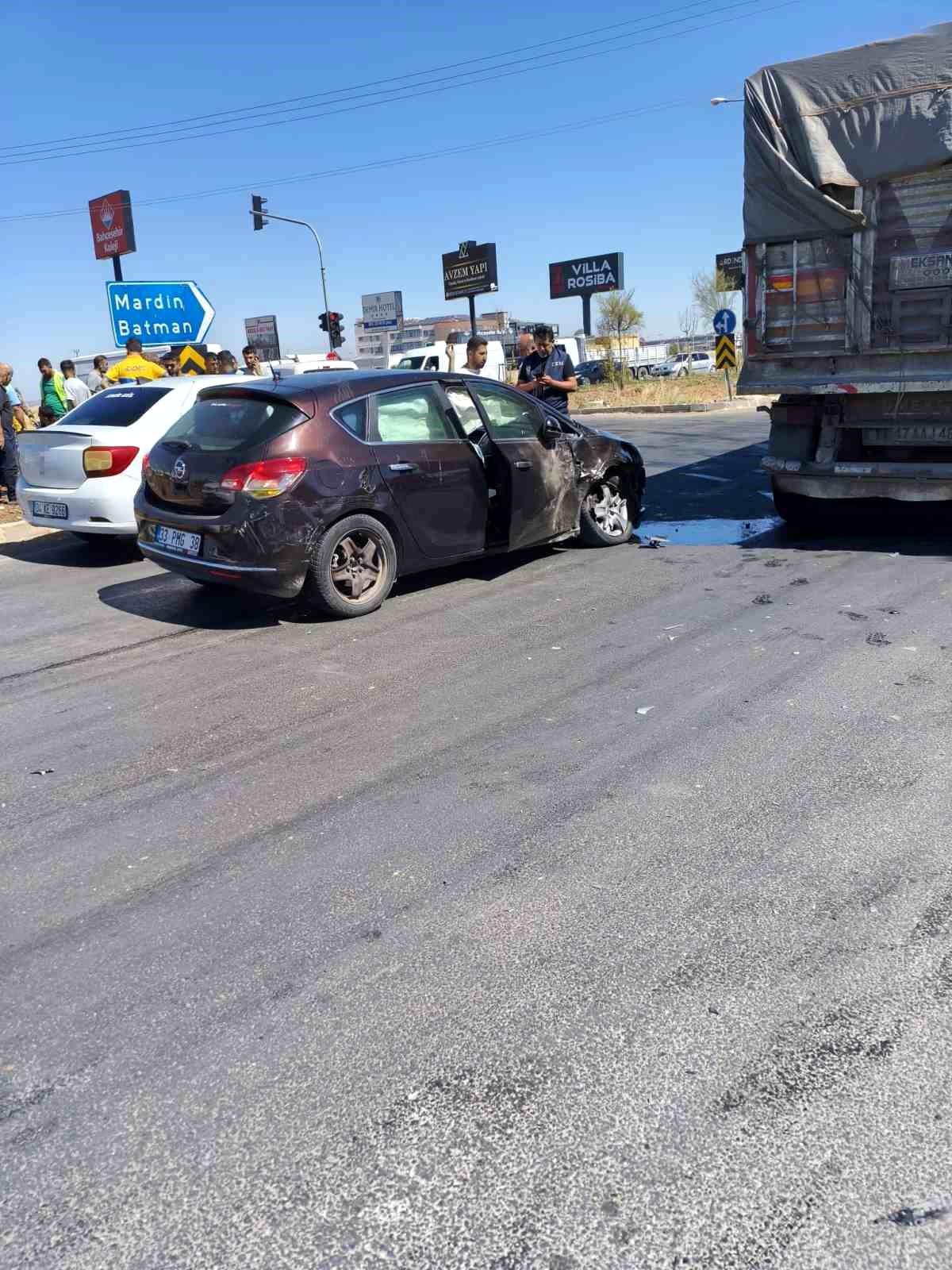 Diyarbakır'da trafik kazası: 3 yaralı