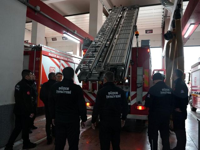 Düzce İtfaiyesi yedi 24 vatandaşın yanında