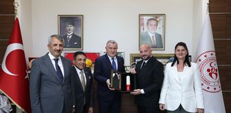Gençlik ve Spor Bakanı Bak kırmızı dipli mumla Kırkpınar'a davet edildi