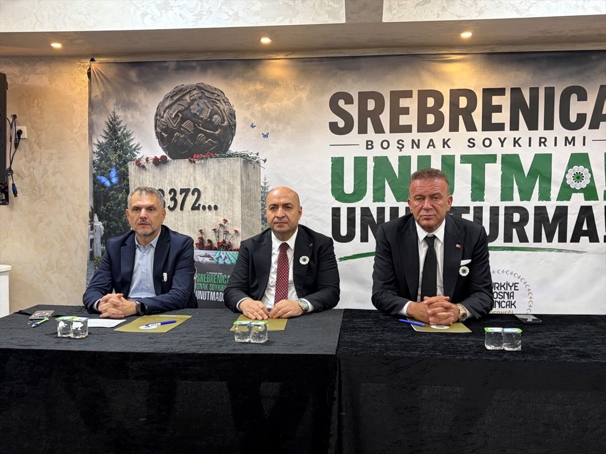 Bayrampaşa'da düzenlenen Srebrenitsa anma etkinliği basın toplantısı