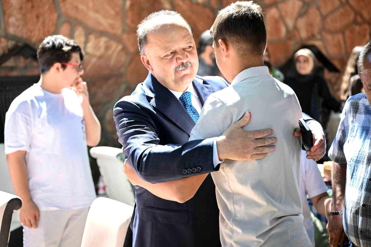 Kastamonu'da Koruyucu Aile Günü Coşkuyla Kutlandı: 71 Çocuk Aile Şefkatiyle Büyüyor