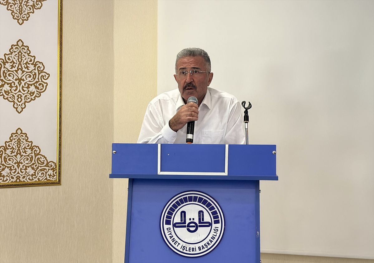 Kırşehir'de 'Bir yetime aile olmak' paneli düzenlendi