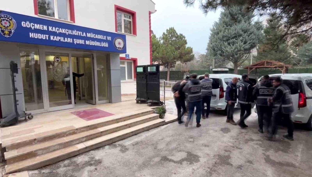 Konya merkezli göçmen kaçakçılığı operasyonunda 10 tutuklama