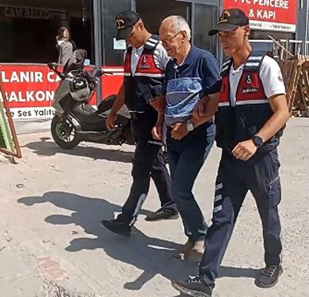 Kuşadası Şoför Esnaf Kefalet Kredi Kooperatifi binası