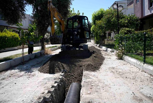 Kuşadası’nda 294 metrelik yağmur suyu hattı çalışması başladı