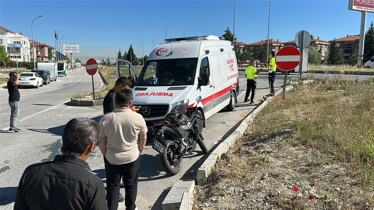Kütahya'da Motosiklet Kazası: 20 Yaşındaki Sürücü Hayatını Kaybetti