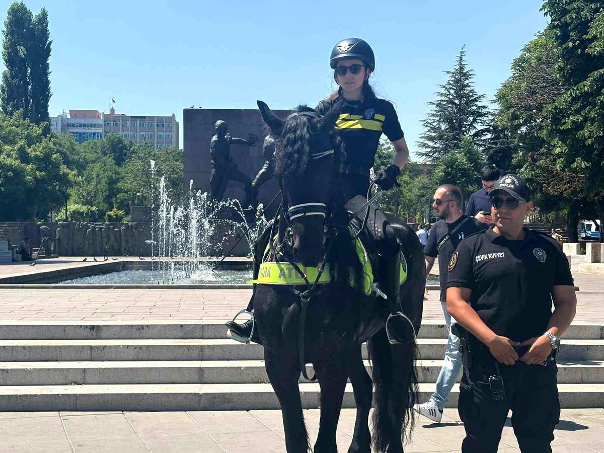 NATO Zirvesi öncesi başkentte atlı polislerin mesaisi sürüyor