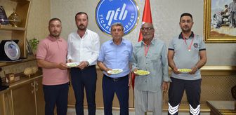 Yılın ilk boz Antep fıstığı üreticileri altınla ödüllendirildi