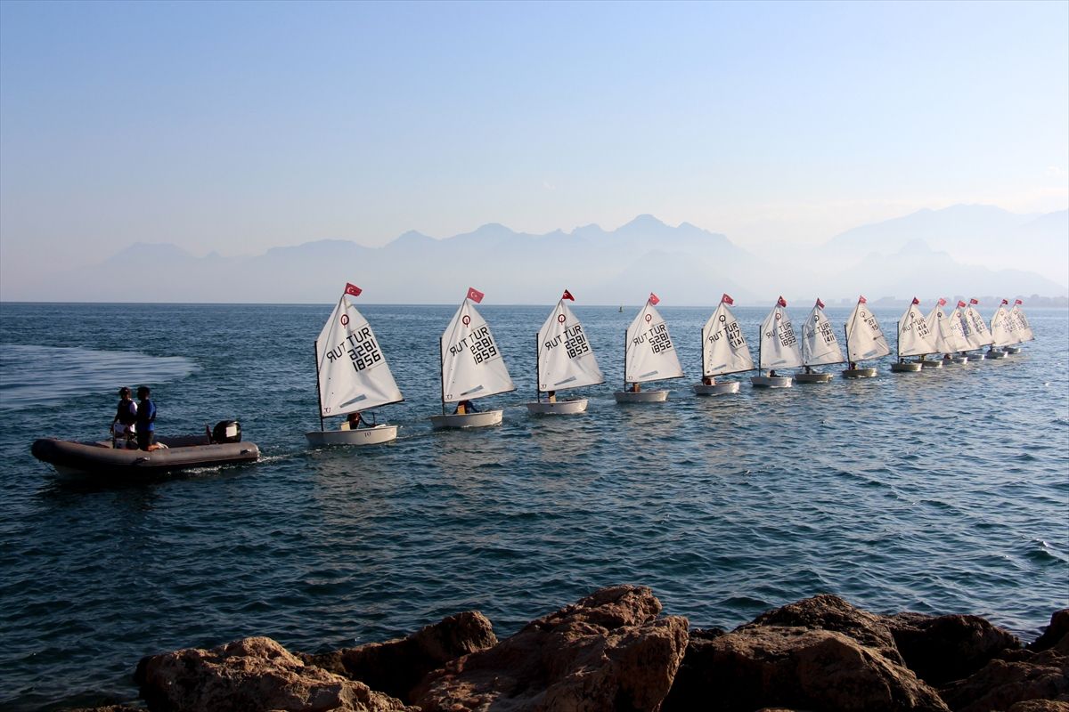 Antalya'da 'Denizcilik ve Kabotaj Bayramı' kapsamında etkinlikler düzenlendi