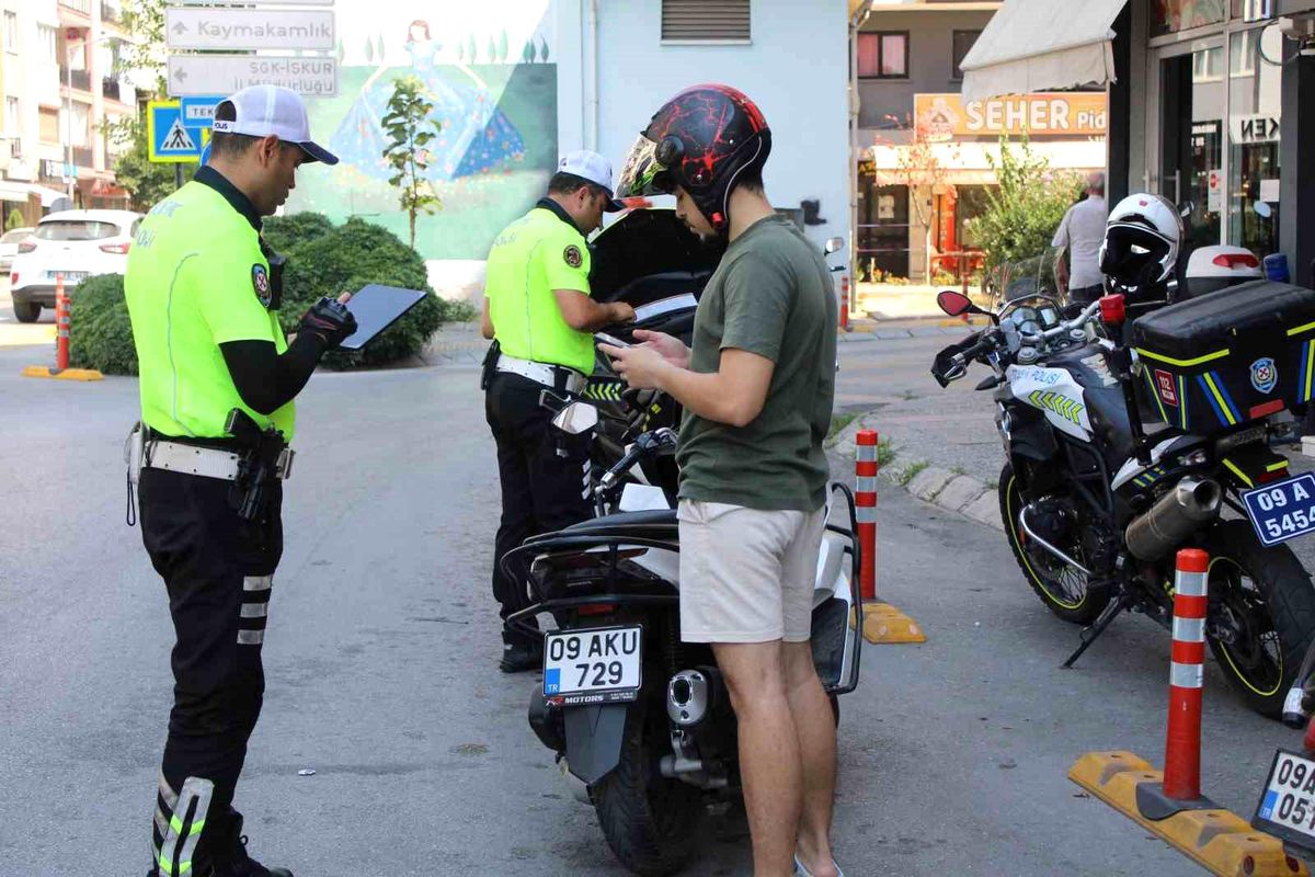 Aydın'da motosiklet sürücüleri denetlendi