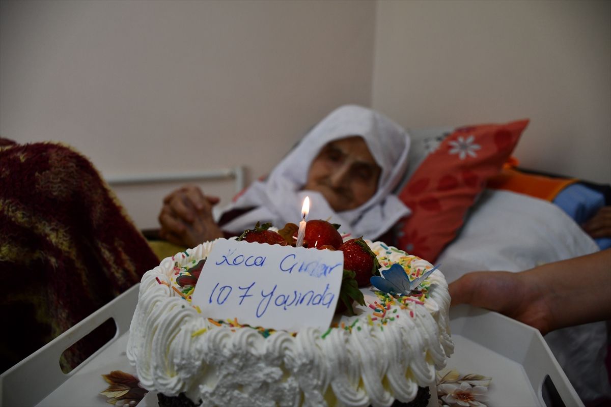 Hatice Oskay 107'nci yaş günü kutlaması