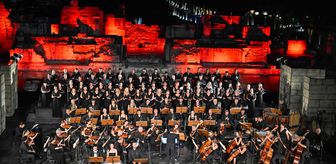 'Carmina Burana' kantatı Efes Opera ve Bale Festivali'nde sanatseverlerle buluştu