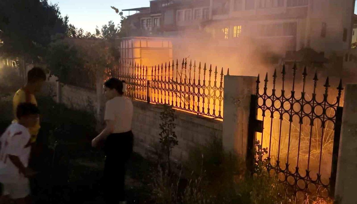 Aksaray'da kreş bahçesinde çıkan yangın sonrası müdahale