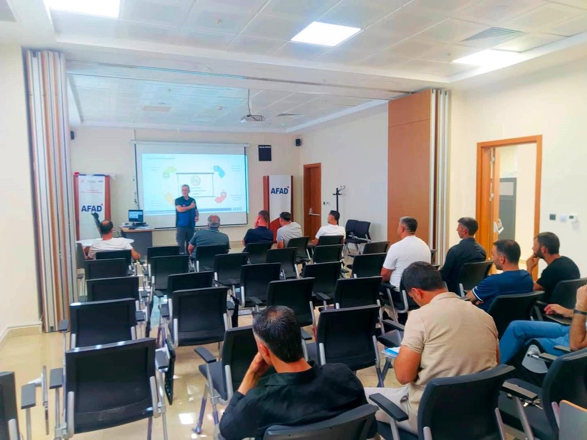 Elazığ'da güvenlik korucularına acil durum ekipleri eğitimi