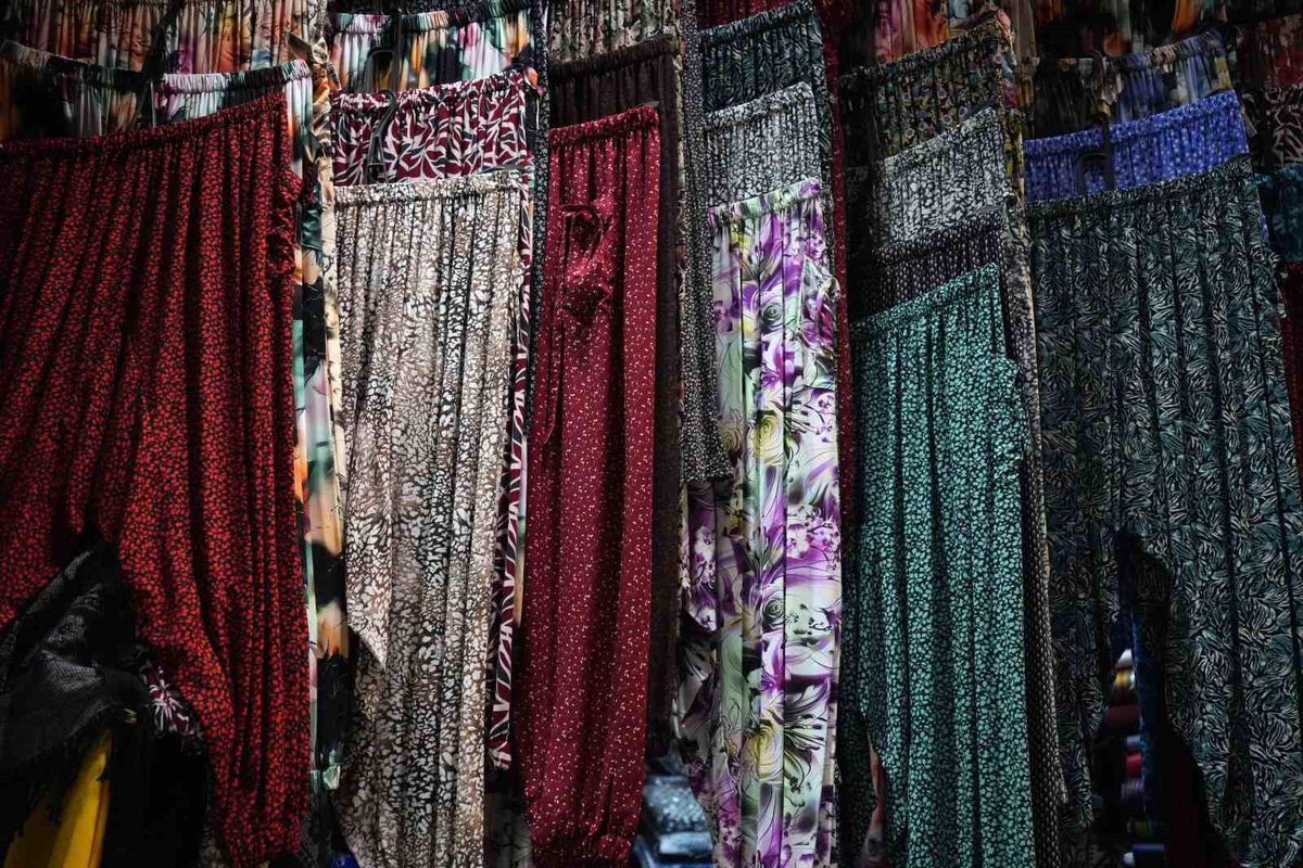 Gaziantep'te sıcak havalar şalvara ilgiyi artırdı