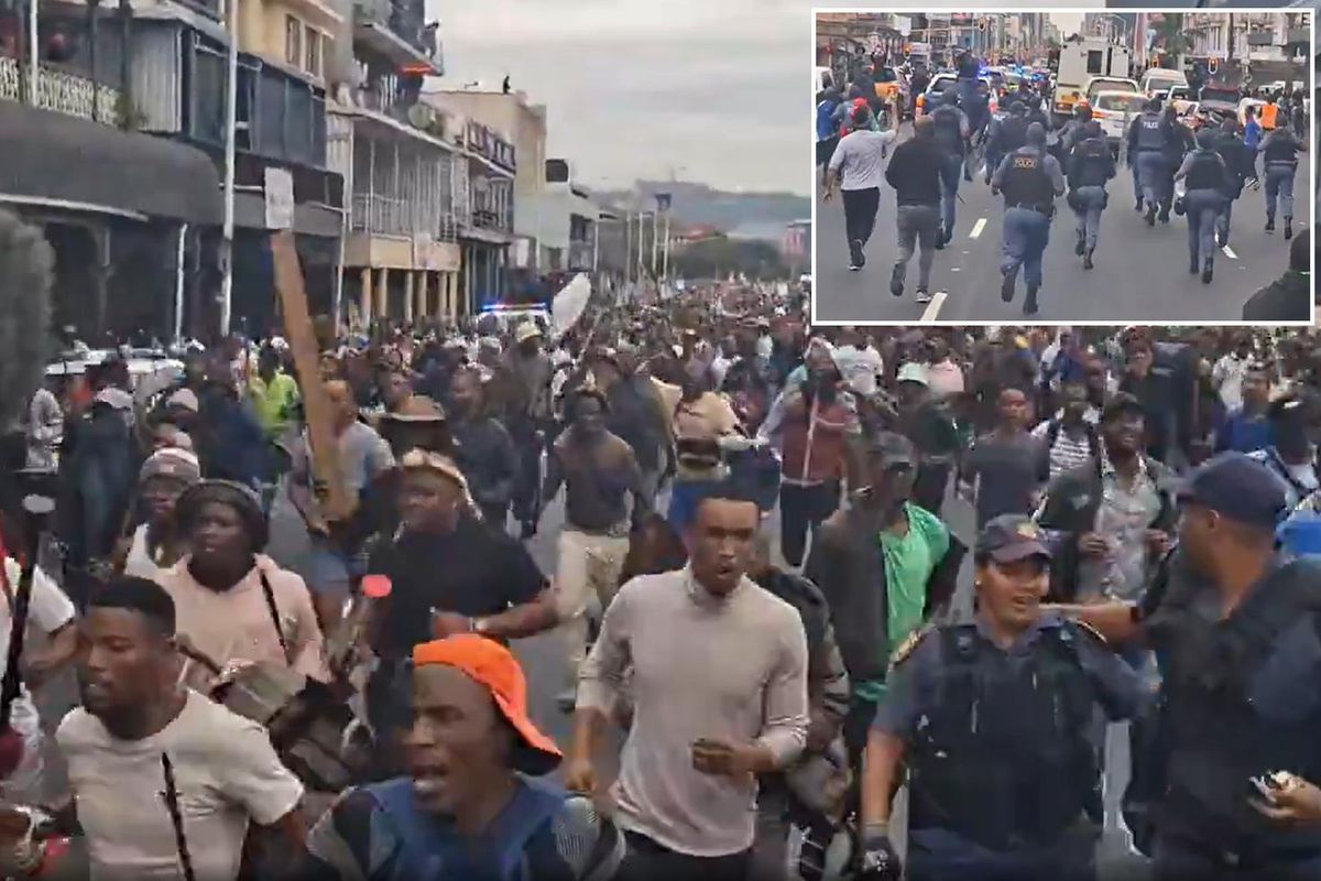 Güney Afrika'da binlerce kişi sokaklarda! Tek talepleri yabancıların gitmesi