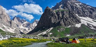 Hakkari'de açık havada ilk kez mindere çıkan milli sporcular, farklı bir deneyim yaşadı