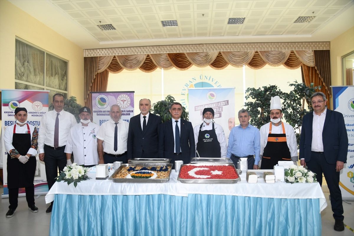 Kırşehir Ahi Evran Üniversitesi'nde aşure dağıtımı yapıldı