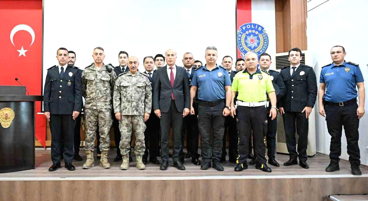 Muğla İl Emniyet Müdürlüğündeki rütbe terfi töreninden bir görünüm