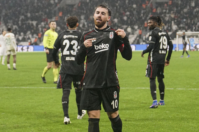 Orkun Kökçü tatilini yarıda kesip takımına katıldı