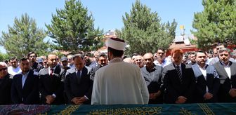 Orta Belediye Başkanı Ömer Bezci'nin annesi son yolculuğuna uğurlandı