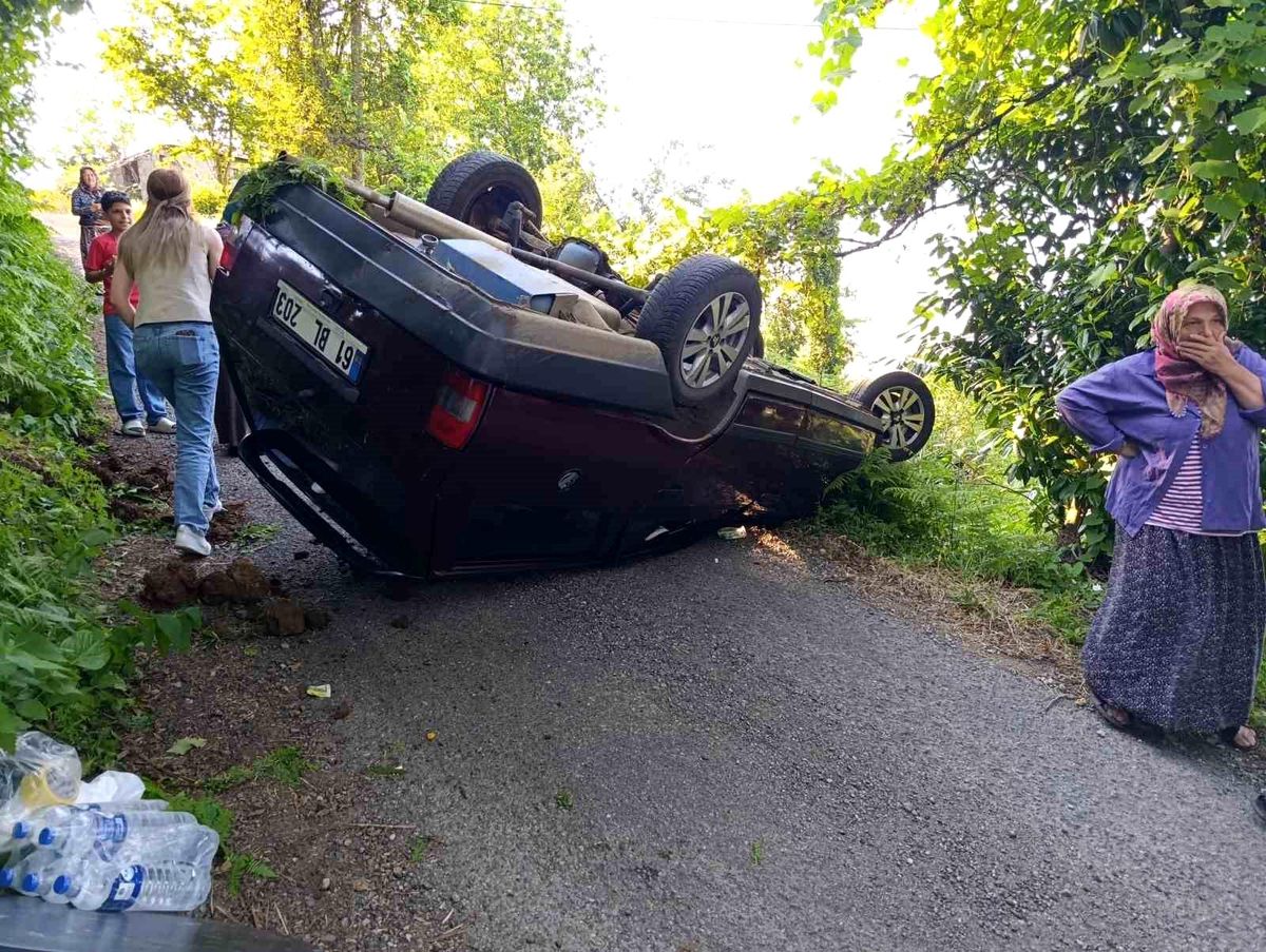 Rampada geri kayan otomobil takla attı: 4 yaralı