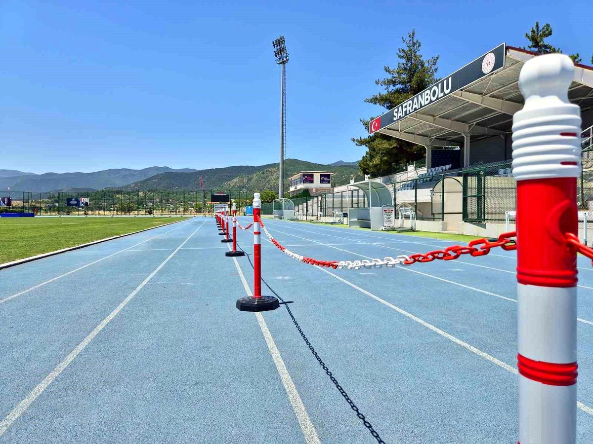 Safranbolu Atletizm Pisti'nde yeni kulvar düzenlemesi