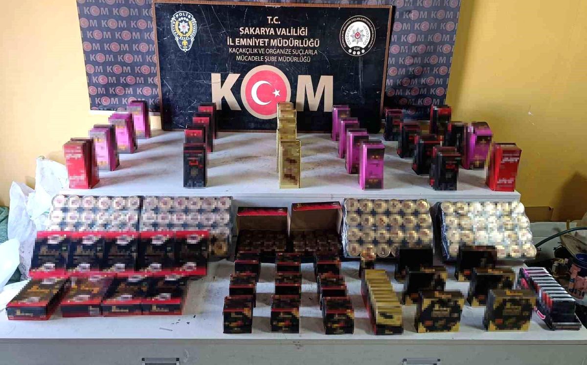 Sakarya'da kaçak cinsel içerikli ürün operasyonu: 859 ürün ele geçirildi