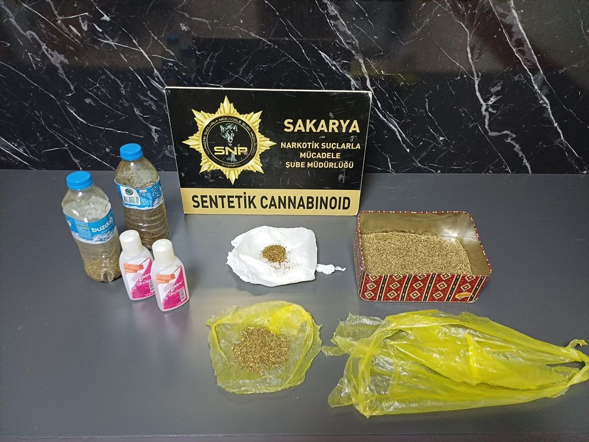 Sakarya'da sentetik uyuşturucu imal edip satan 2 şüpheli tutuklandı