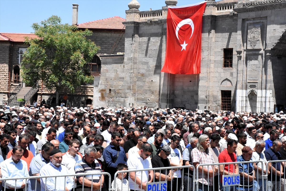 Pençe-Kilit'te şehit düşen Uzman Çavuş Hilal, Aksaray'da son yolculuğuna uğurlandı