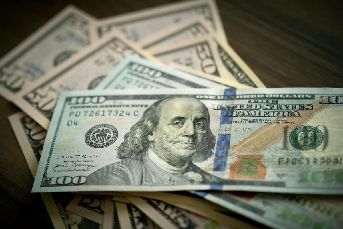 Merkez bankası binası ve küresel ekonomi kavramı