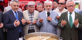 Yozgat'ta vatandaşlara aşure ikram edildi