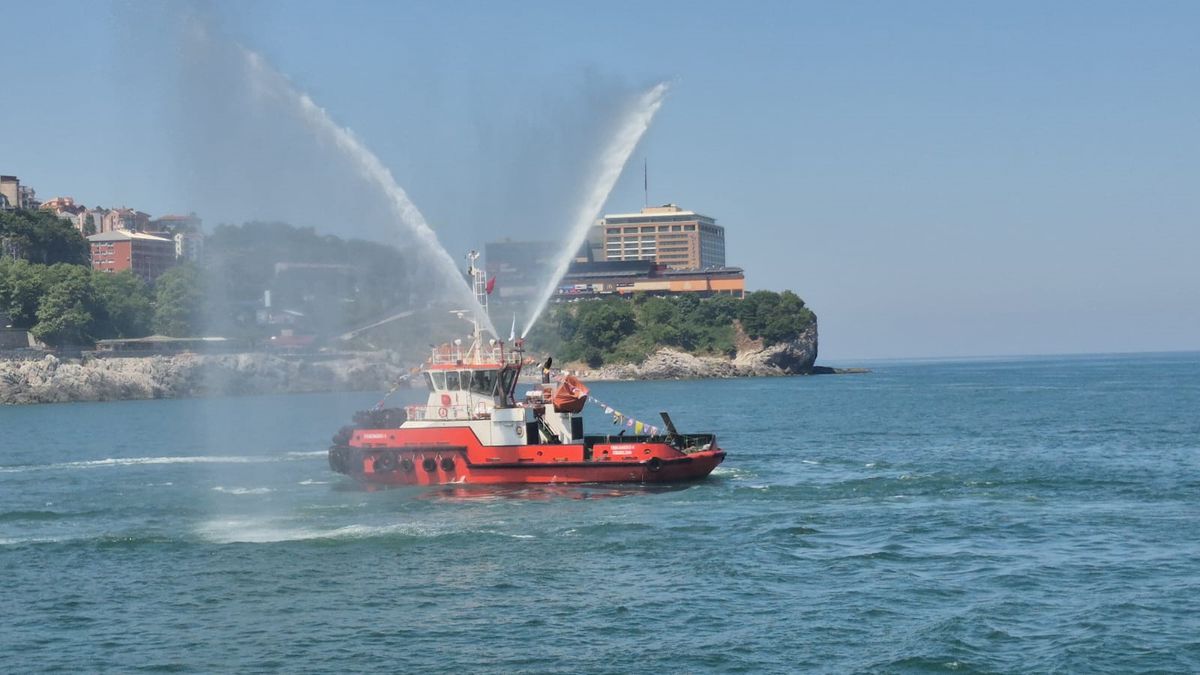 Zonguldak'ta düzenlenen Denizcilik ve Kabotaj Bayramı etkinliklerinden bir kare