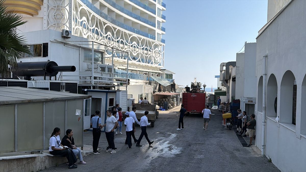 Alanya'da otelde çıkan yangın söndürüldü