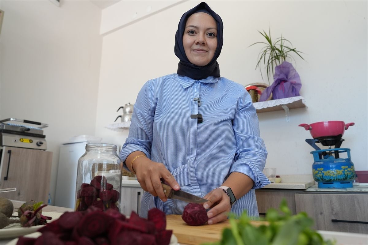 Annesinden öğrendiği turşu yapmayı mesleğe dönüştürdü