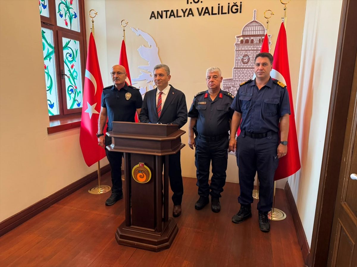 Antalya'da ''İl Asayiş ve Güvenlik Bilgilendirme Toplantısı'' yapıldı