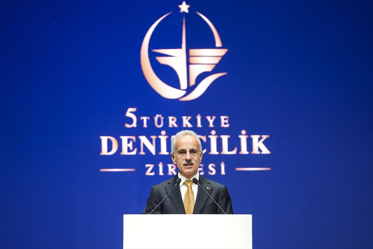 Bakan Uraloğlu: Boğazlarımızdan 20 yılda 2 milyondan fazla gemi geçti