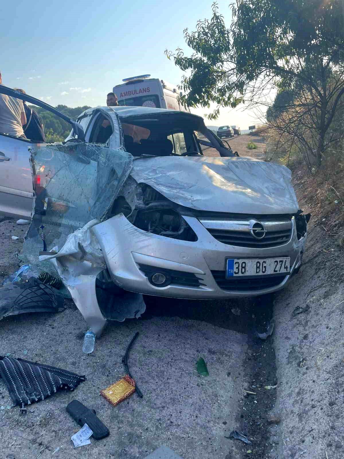 Balıkesir'de şarampole uçan otomobilde 1 kişi yaralandı