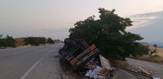 Bilecik'te çekicinin devrildiği kazada sürücü yaralandı