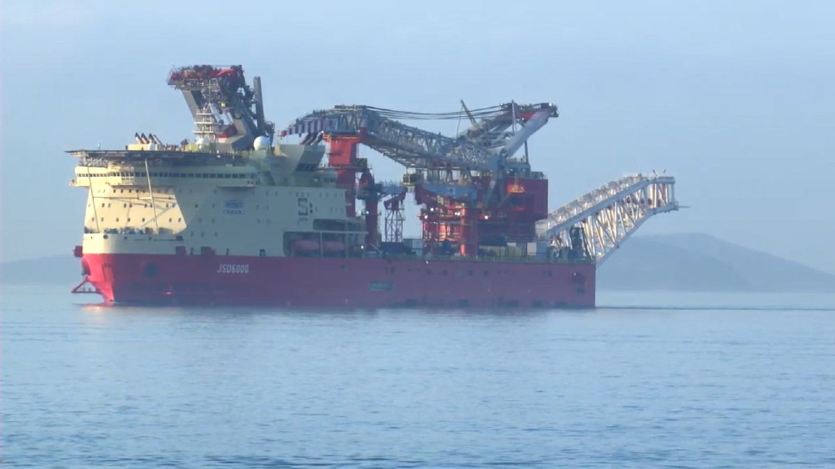 JSD6000 gemisi Çanakkale Boğazı'ndan geçti