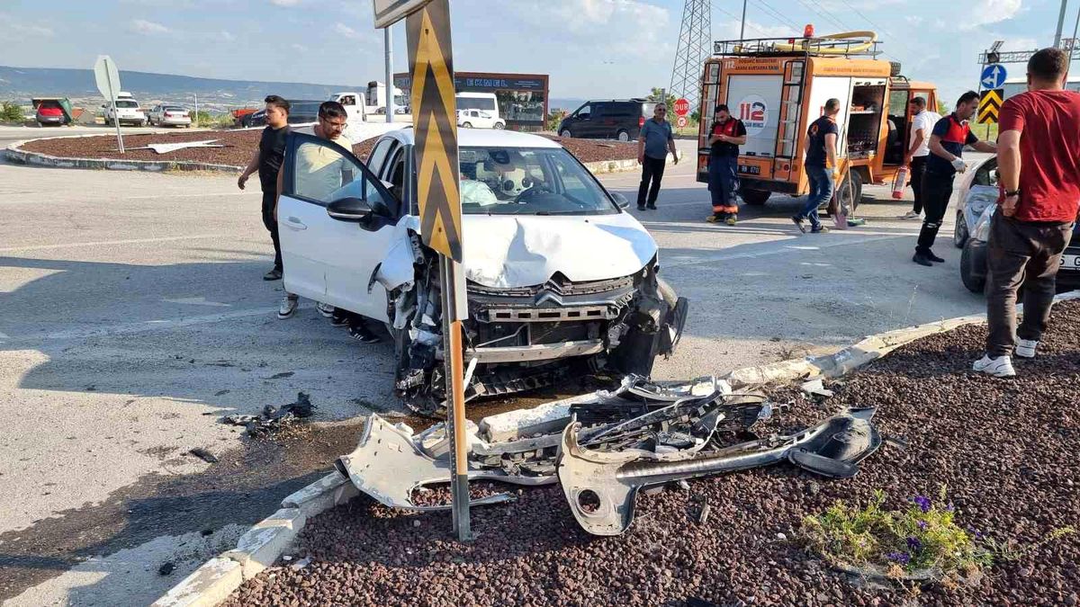 Balıkesir'de Otomobil Kazası: 7 Yaralı