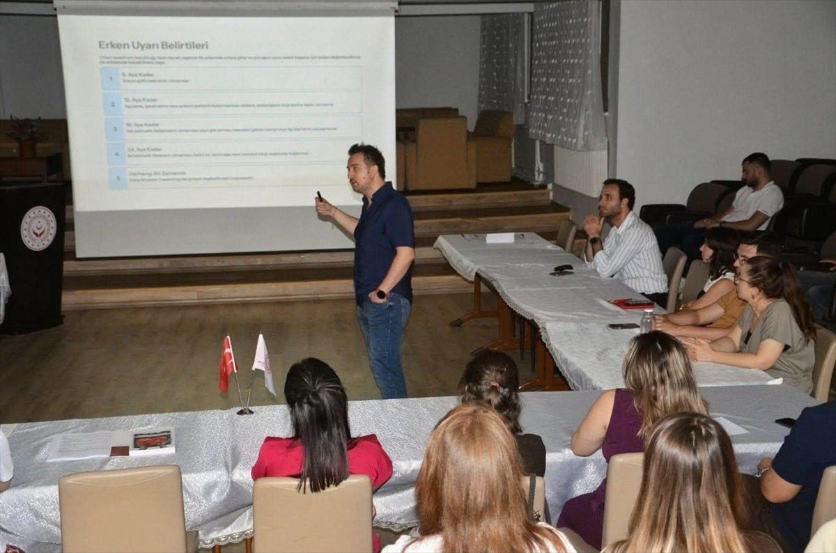 Edirne'de otizm spektrum bozukluğu ve uygulamalı davranış analizi eğitimi düzenlendi