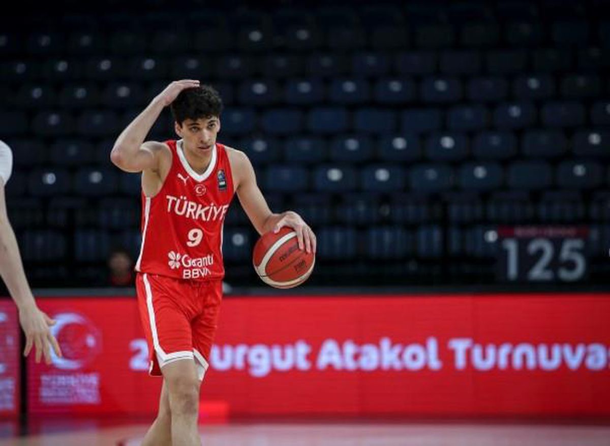 Emre Melih Tunca kimdir, basketbolcu Emre Melih Tunca kaç yaşında, nereli, hangi takımda oynuyor?
