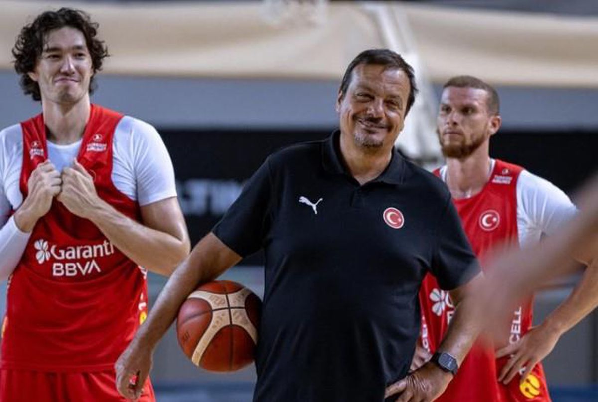 Ergin Ataman kimdir, Ergin Ataman hangi takımı çalıştırıyor, Panathinaikos’tan kovuldu mu, Ergin Ataman hem kulüp hem milli takım mı çalıştırıyor?