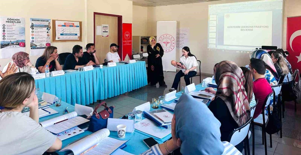 Erzincan'da 'İlkyardım Eğitici Eğitimi' başladı