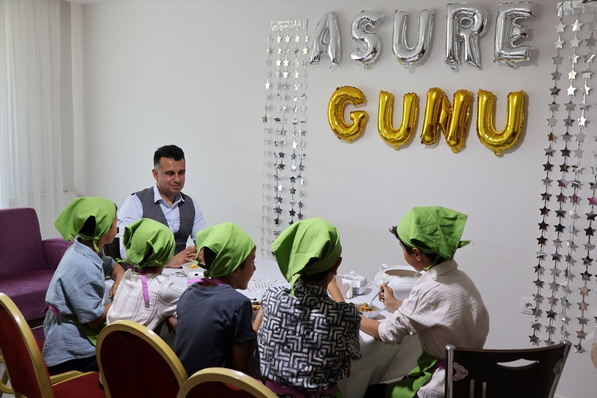Erzurum'da devlet korumasındaki çocuklar aşure geleneğini yaşattı