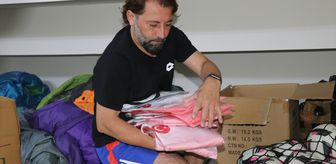 Futbol kulübünün hem başkanlığını hem antrenörlüğünü hem de malzemeciliğini yapıyor