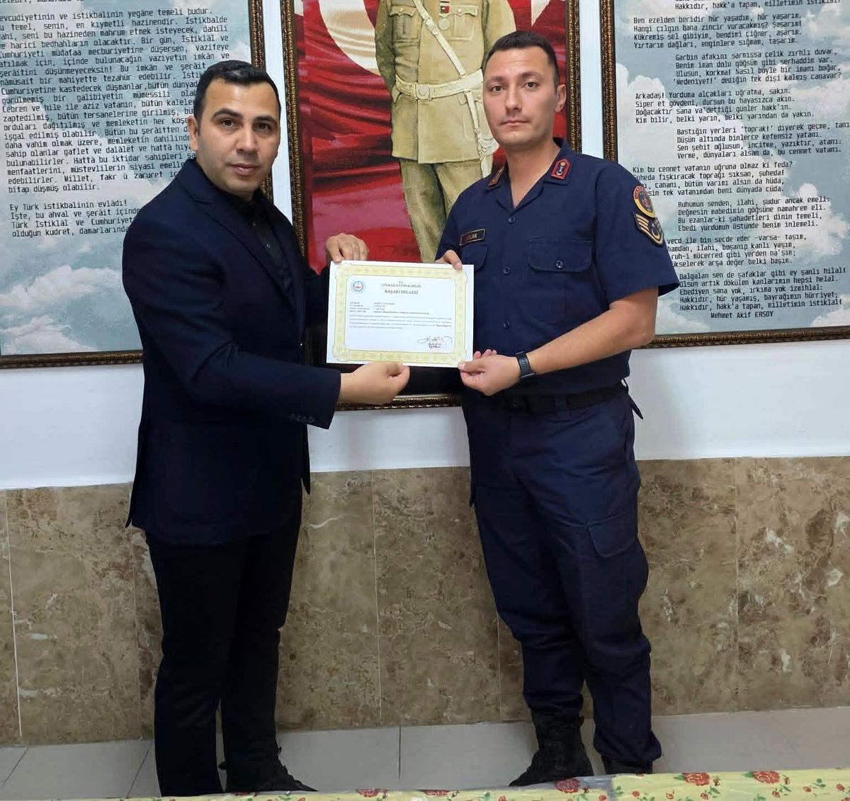 Gölbaşı'nda tayini çıkan jandarma personeline başarı belgesi